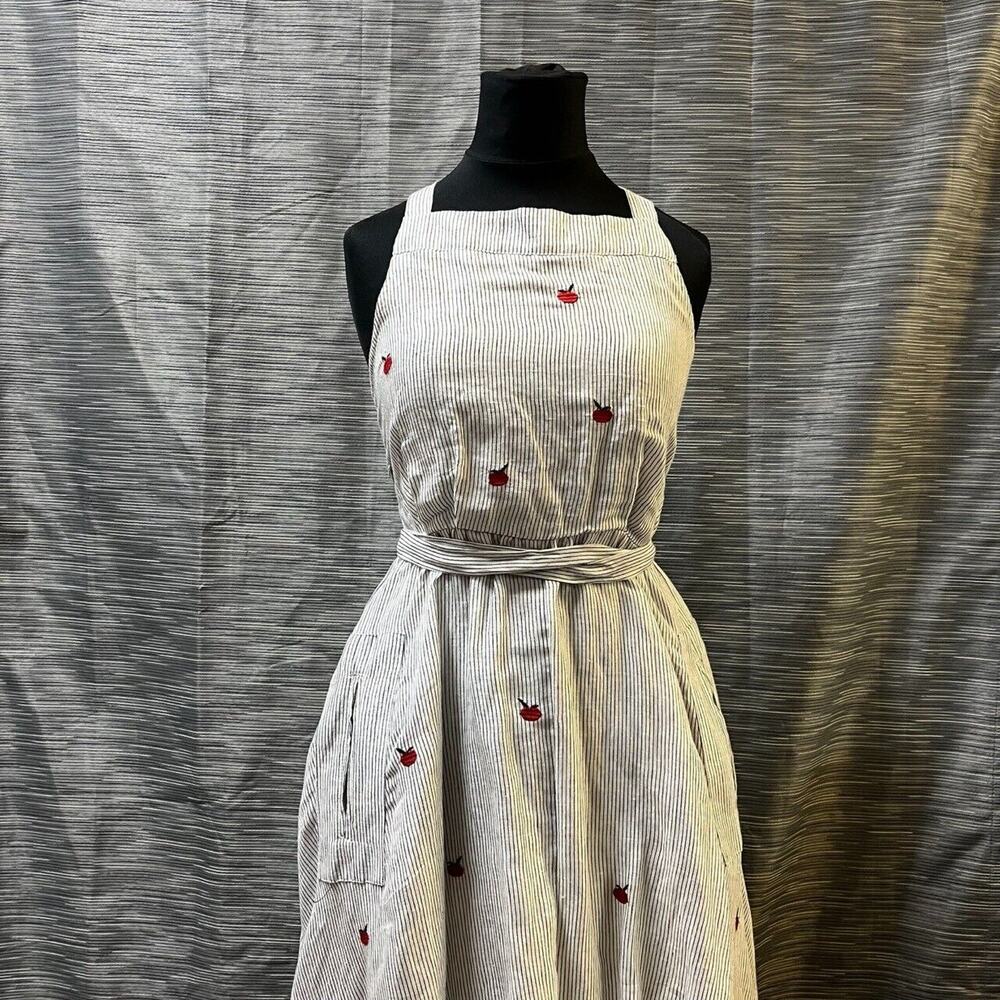 THE GREAT Apple Embroidery Apron Dress Size 0